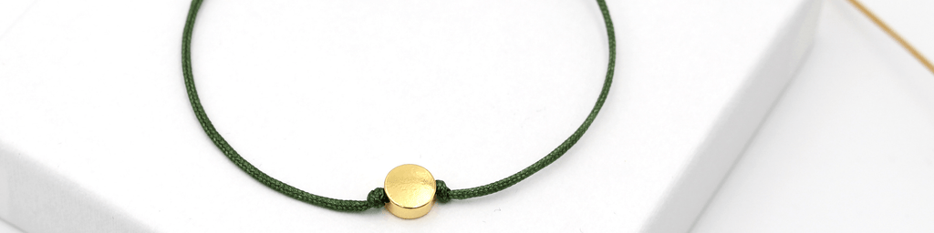 the modern Style of bracelet - Leder & Makramee Armbänder für Damen mit modernen, minimalistischen und geometrischen Anhängern & Symbolen aus 925 Silber