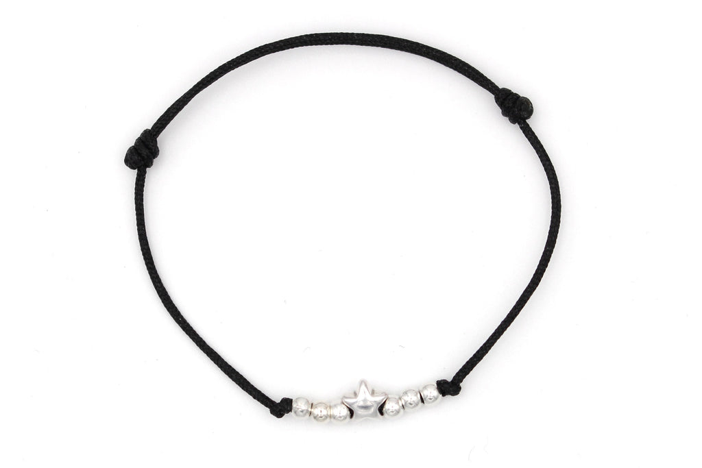 Schiebeknoten Armband Makramee in schwarz mit silbernen Perlen und Stern für Damen
