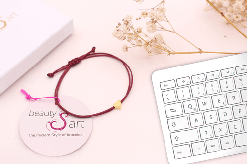 Makramee Armband Herz mit Tastatur und Logoanhänger