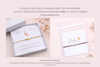 Mutter Tochter Karte mit Armband verpackt in einer Schmuckschachtel oder weißen Organzabeutel als Beispieldarstellung