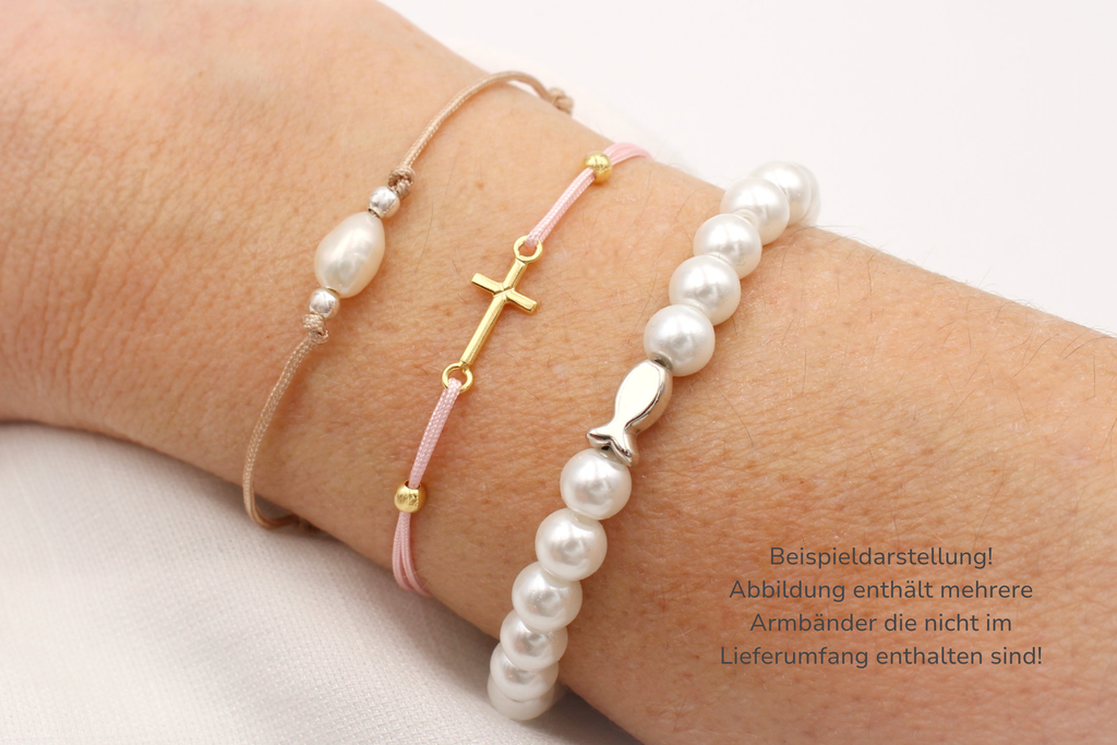 Beispieldarstellung des Kommunionsarmband mit Fisch und weiteren passenden Armbändern