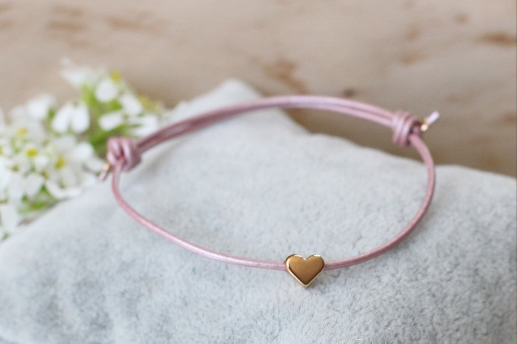 filigranes Freundschaftsarmband aus Leder mit Herz rosegold in rosa perlmutt