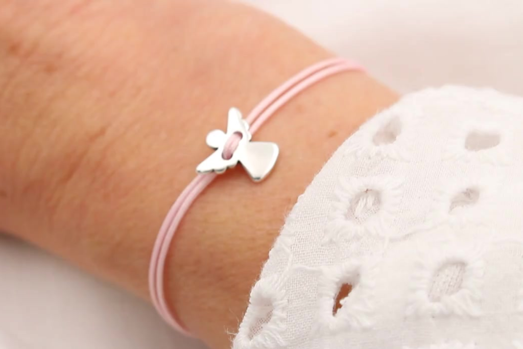 Video des Schutzengel Armband am Handgelenk getragen