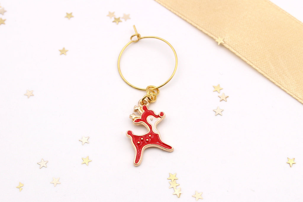 Glasanhänger mit Rentier als Glasmarkierer für die Weihnachtsfeier