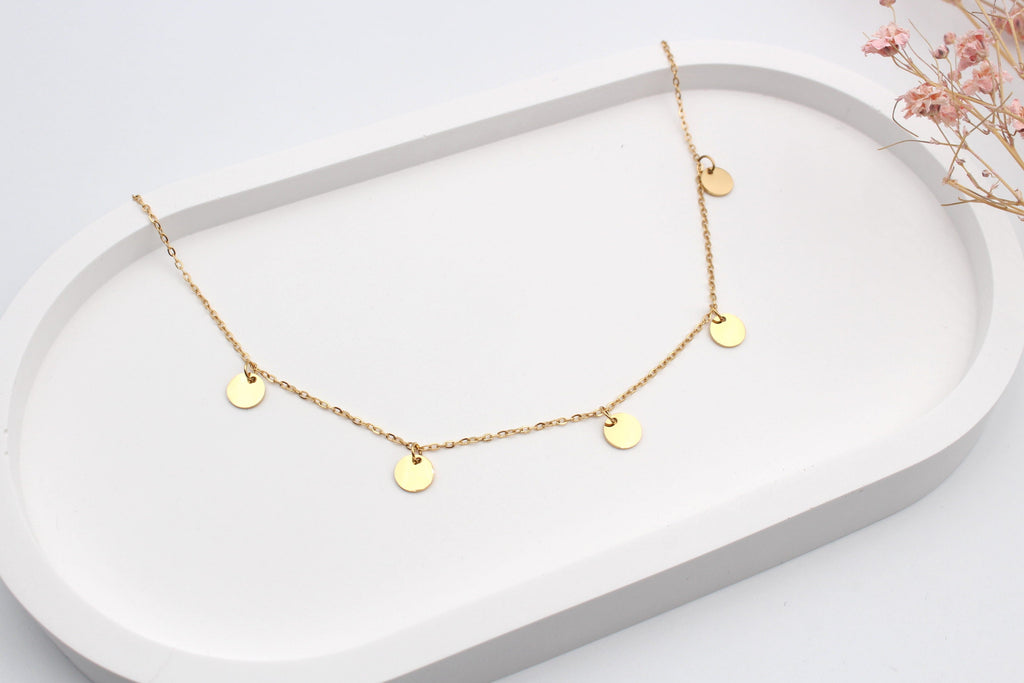 Filigrane Edelstahl Kette mit 5 Plättchen goldfarben