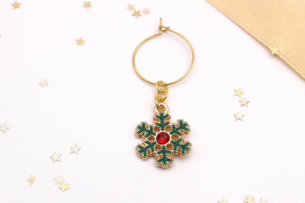 Weihnachtliche Glasanhänger für Sektgläser mit Schneeflocke grün
