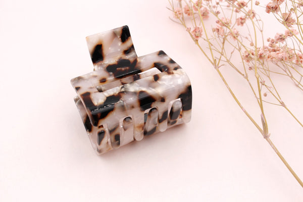 Kleine Haarklammer im trendigen Leo Look in beige Schwarz