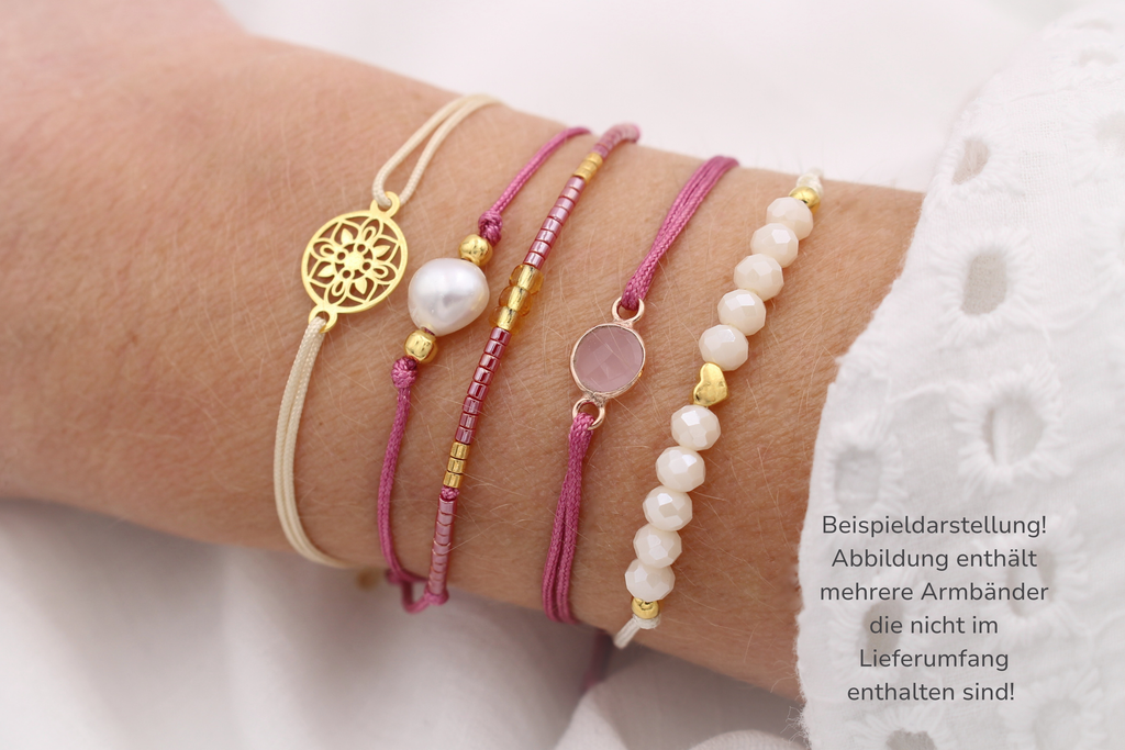 5 zarte und filigrane Makramee Armbänder  im Set kombiniert in weiß gold burgund, perfekt als Geschenkidee für Damen