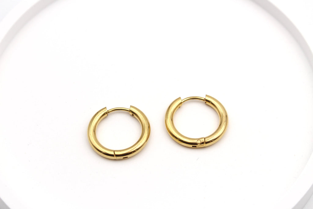 klassische Creolen aus Edelstahl in goldfarben 