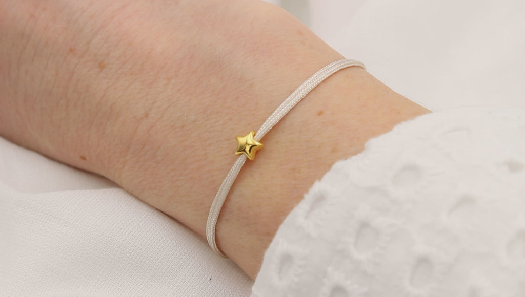 Video Makramee Armband mit Stern in gold und ivory
