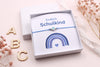 blaues Schulkind Armband mit Regenbogen Karte und Box zum befüllen der Schultüte