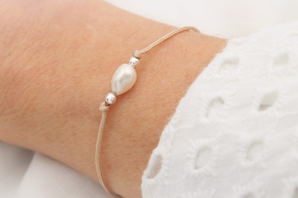 Trauzeugin fragen Armband mit einer Süßwasserperle in der Mitte und kleine Perlen 925 Silber 