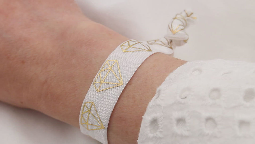 Video elastisches Armband Brautjungfer weiß gold
