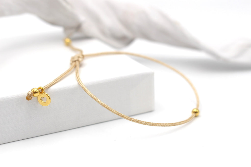Details von Armband Perle in gold