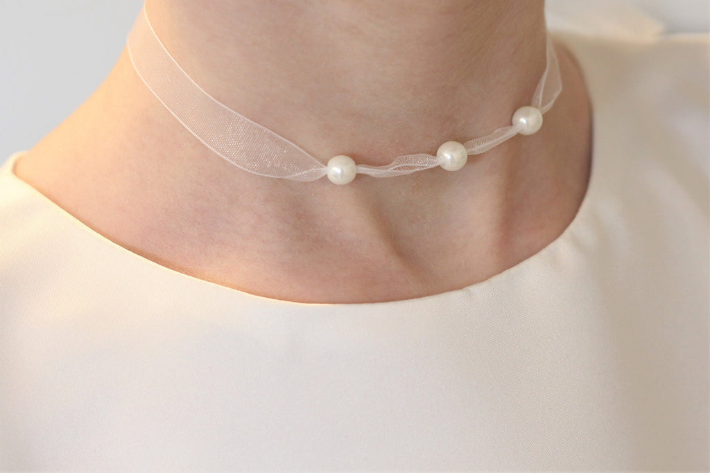 Halskette weiß 3 Perlen 6mm, Chiffonband, Halsband, Kette, Kommunion Geschenk Mädchen