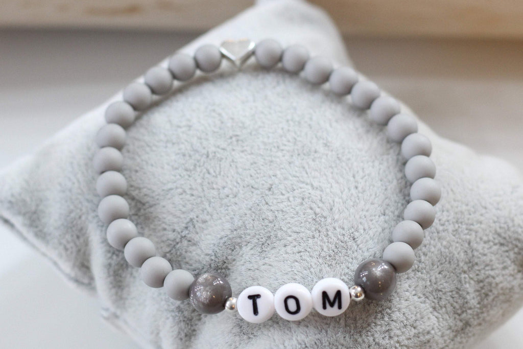 Namensarmband Perlen grau Herz Farbe silber, Initialen, Wunschname, personalisiert