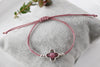 Armband Metall Blume Farbe silber, Makramee Armband aubergine red mit Natursteinperle, Armband Damen, Geschenk