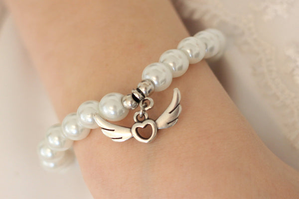 Perlenarmband Anhänger Engelsflügel Farbe silber Perlen perlmutt weiß 8mm, Armband Kommunion Geschenk Mädchen