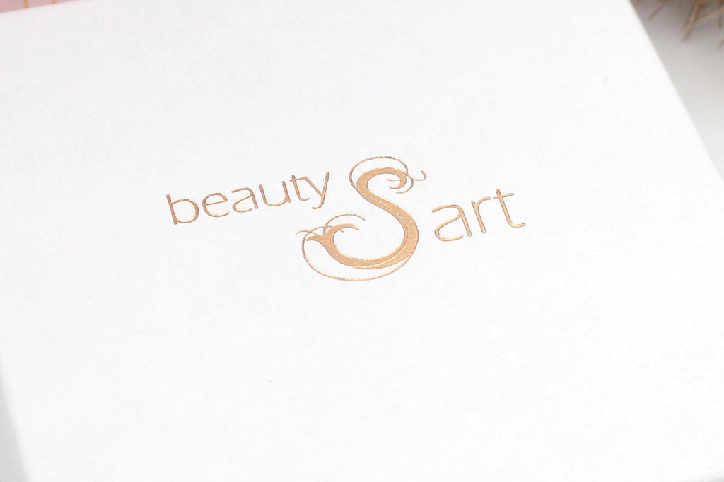 Schmuckschachtel aus weißem Karton mit Logo Aufdruck von Beautysart Design
