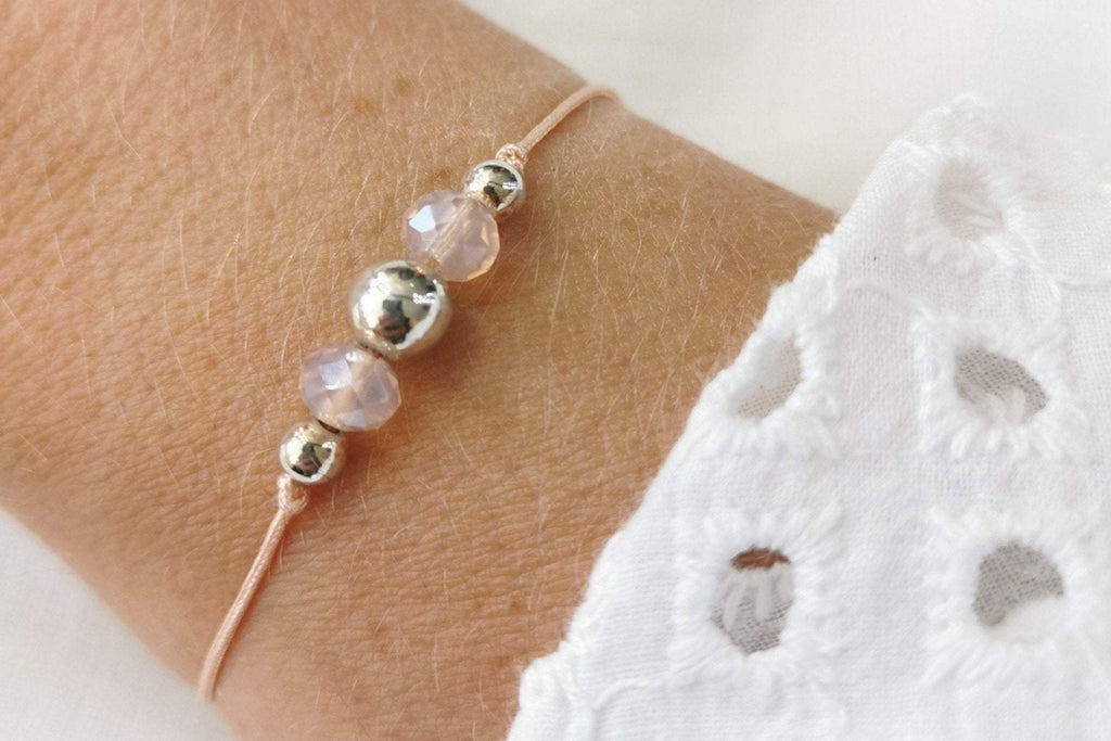 minimalistisches Armband mit Perlen in 925 Silber und Pfirsich farbenen Glasperlen