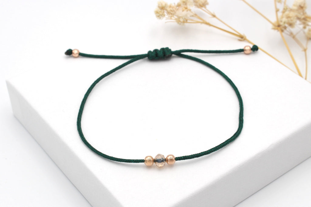 grünes Makramee Armband mit Facettenperle und Perlen aus 925 Silber Rosé vergoldet als Schmuck Geschenk für Damen